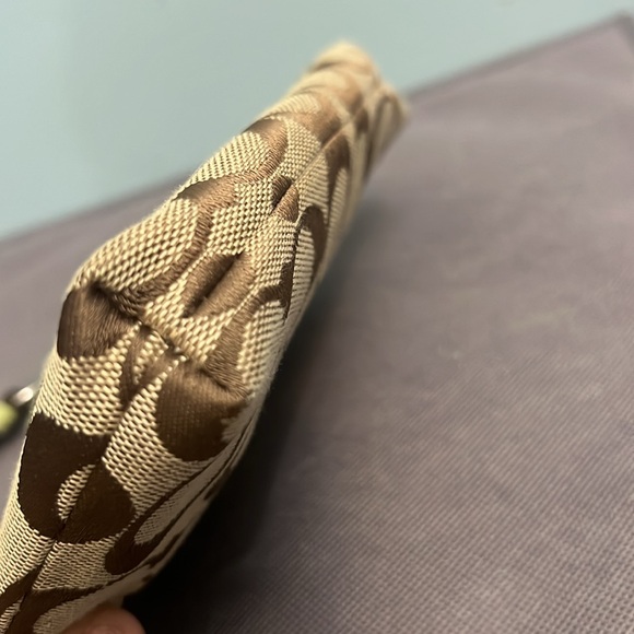 Coach signature brown, green leather trim wristlet - Picture 13 of 15